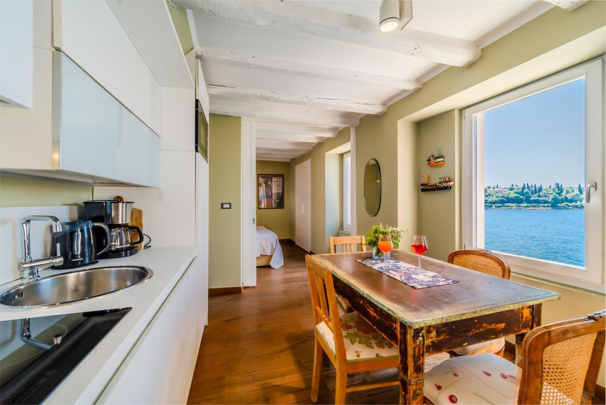 Apartment Mediterraneo Rovinj Exteriör bild